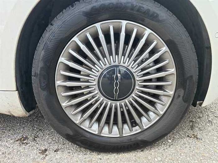 Fiat 500e mit RFK*SHZ*Tempomat