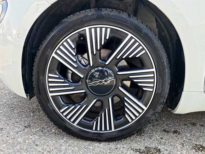 Fiat 500e mit RFK*Klimaautomatik*Carplay