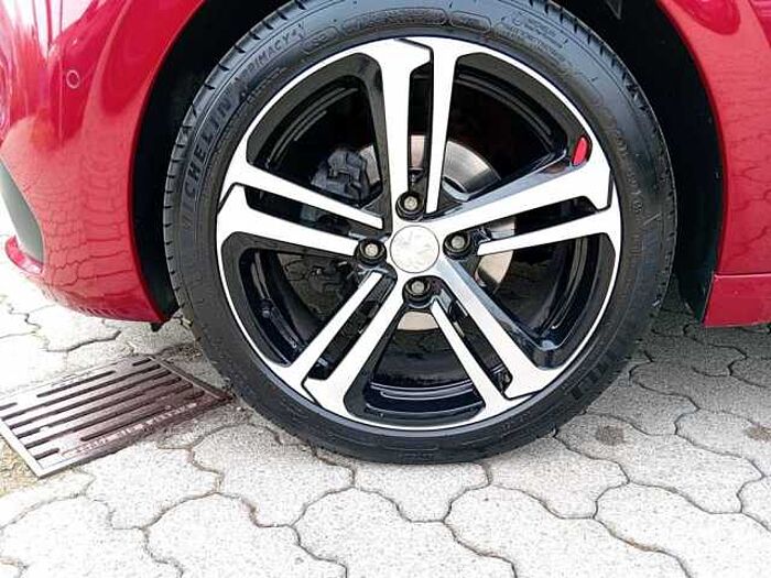 Peugeot 208 1.2 PureTech Allure *Navi*Kamera*Sitzheizung*Klimaautom.*