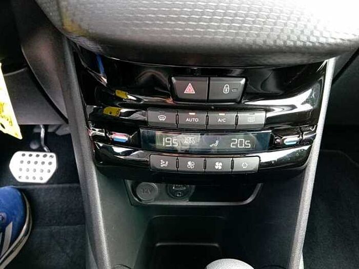 Peugeot 208 1.2 PureTech Allure *Navi*Kamera*Sitzheizung*Klimaautom.*