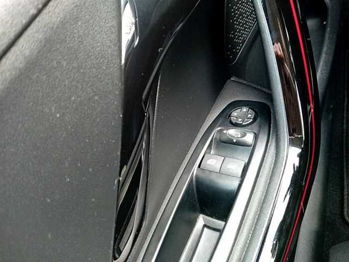 Peugeot 208 1.2 PureTech Allure *Navi*Kamera*Sitzheizung*Klimaautom.*