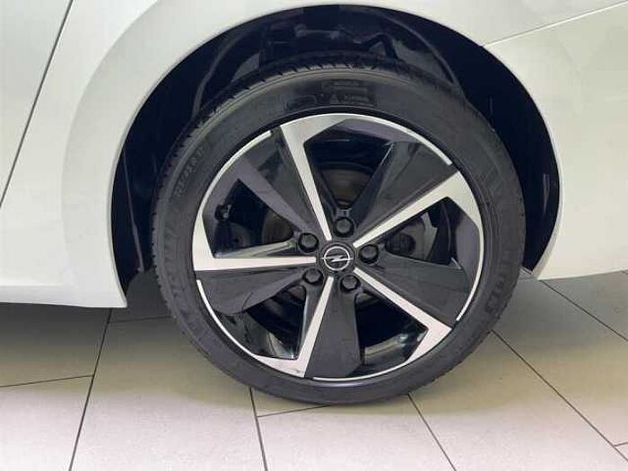 Opel Astra ST 1.5 Business Elegance Automatik Kamera LED Navi