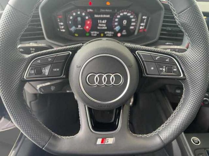 Audi A1 Sportback S-line Automatik *Keyless Go* *Totwinkel-Assistent* *Carplay* *Rück