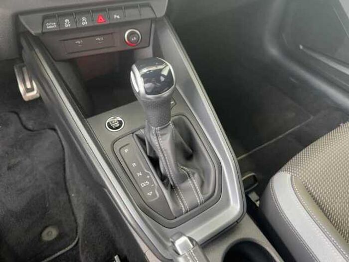 Audi A1 Sportback S-line Automatik *Keyless Go* *Totwinkel-Assistent* *Carplay* *Rück