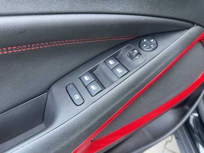 Opel Crossland GS-Line 110Ps Navi LED PDC DAB Tempomat Carplay uvm.