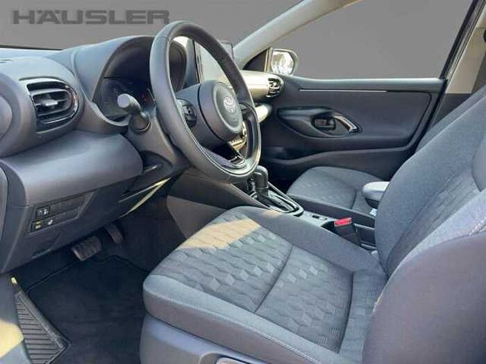 Toyota Yaris 1.5 Dual-VVT-iE (Hybrid) Teamplayer mit ACC*SHZ*Keyless