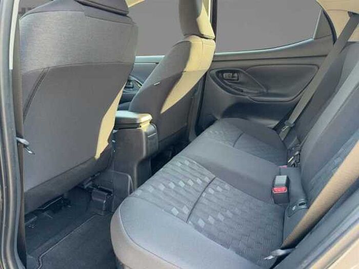 Toyota Yaris 1.5 Dual-VVT-iE (Hybrid) Teamplayer mit ACC*SHZ*Keyless