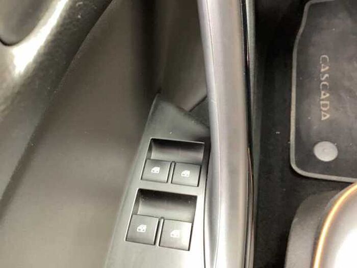 Opel Cascada 2.0 Innovation *Navi*PDC*BI-Xenon*Sitz-6Lenkr.heizung*2-Zonen-Klima*