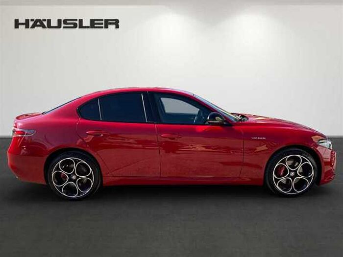 Alfa Romeo Giulia 2.0T Q4 Veloce AHK ACC LED PDC Kamera Navi Sitzheizung
