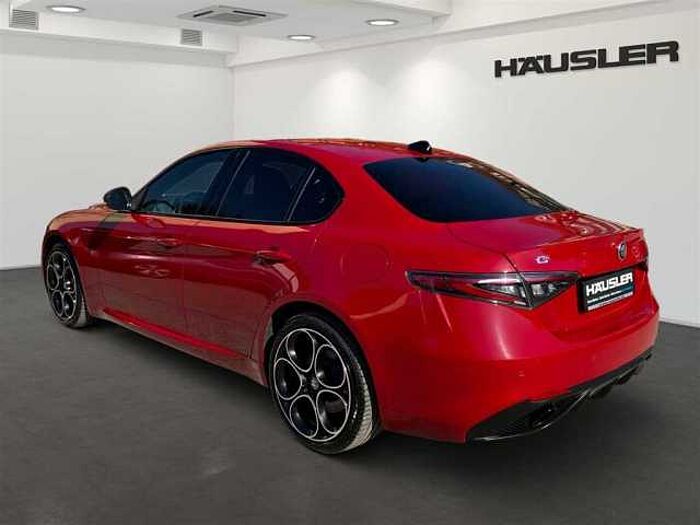 Alfa Romeo Giulia 2.0T Q4 Veloce AHK ACC LED PDC Kamera Navi Sitzheizung