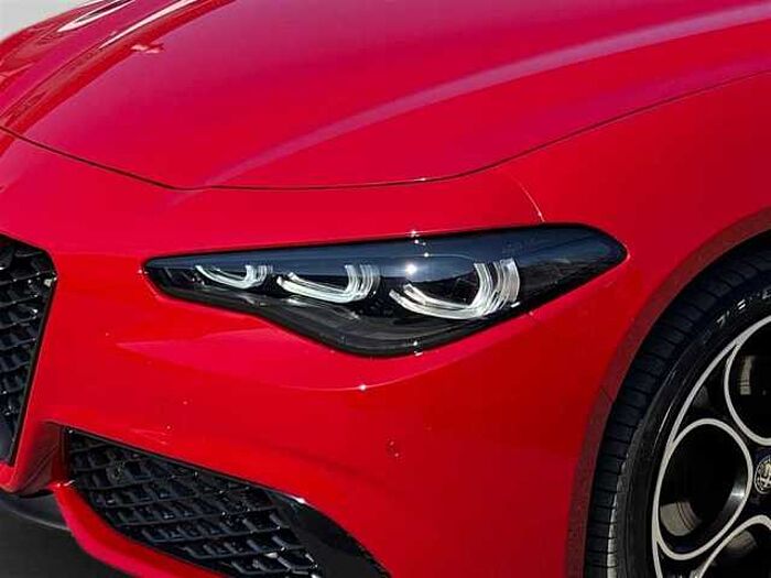 Alfa Romeo Giulia 2.0T Q4 Veloce AHK ACC LED PDC Kamera Navi Sitzheizung