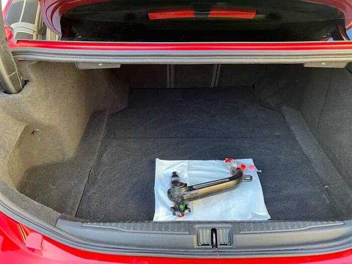 Alfa Romeo Giulia 2.0T Q4 Veloce AHK ACC LED PDC Kamera Navi Sitzheizung