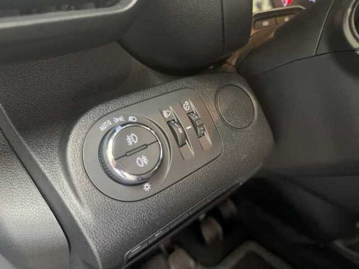 Opel Combo Life Elegance 1,5D 130Ps AHK Kamera PDC SHZ Carplay uvm.