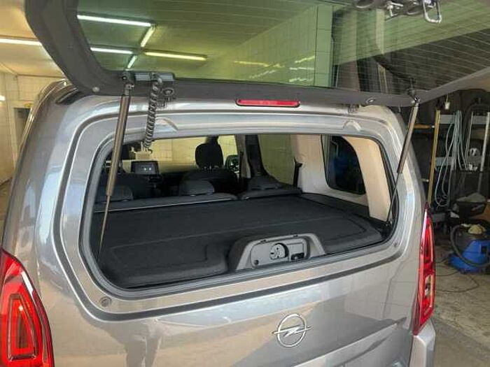 Opel Combo Life Elegance 1,5D 130Ps AHK Kamera PDC SHZ Carplay uvm.