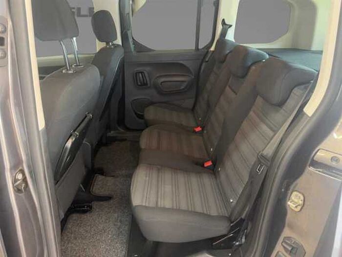 Opel Combo Life Elegance 1,5D 130Ps AHK Kamera PDC SHZ Carplay uvm.