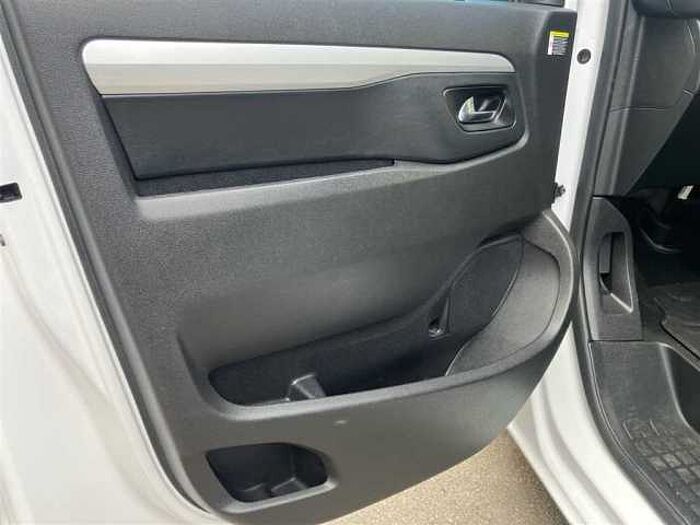 Opel Zafira Life 2.0D AT8 Tourer Navi Leder Kamera Sitzheizung Standheizung