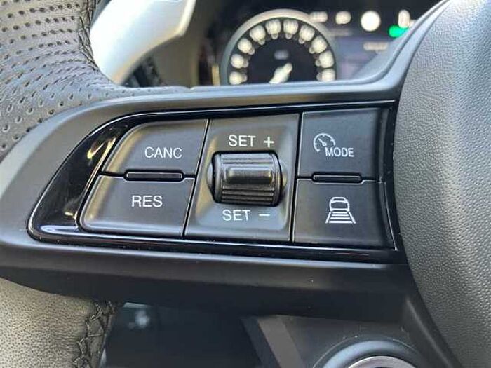 Alfa Romeo Tonale 1.5 T DCT Veloce LED ACC PDC Kamera Sitz+Lenkradheizung