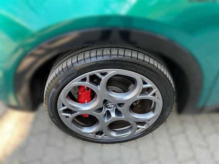 Alfa Romeo Tonale 1.5 T DCT Veloce LED ACC PDC Kamera Sitz+Lenkradheizung