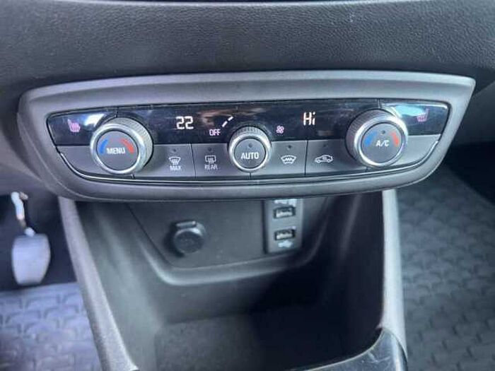 Opel Crossland X Ultim. 1.5D 110Ps Navi Alcantara LED PDC SHZ Carplay uvm.