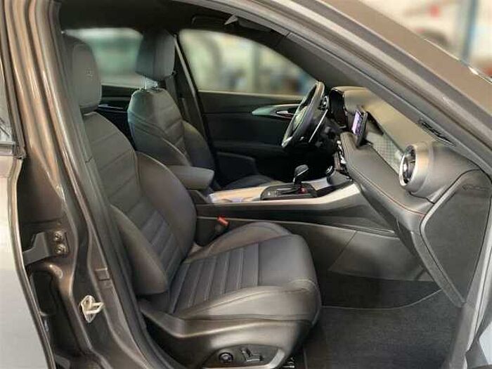 Alfa Romeo Tonale 1.5 T Veloce ACC Leder LED PDC Kamera Navi Harman/Kardon