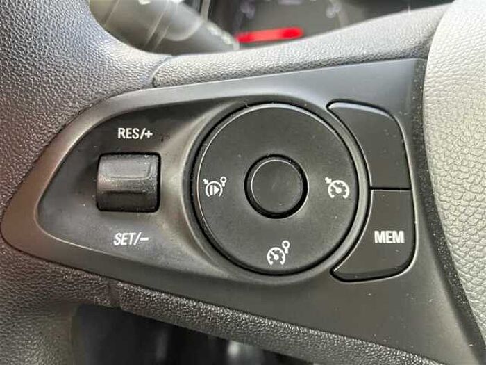 Opel Corsa 1.2 T Edition Sitzheizung PDC Bluetooth Tempomat