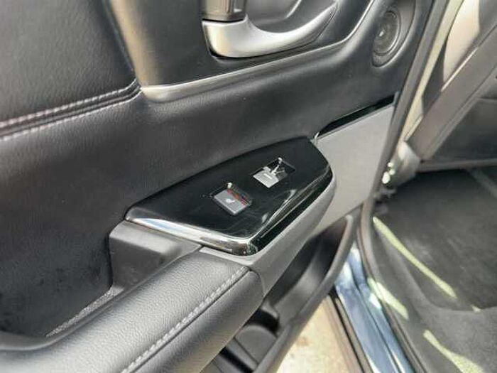 Honda CR-V 2.0 Executive 4WD *AHK*Navi*Kamera*HeadUp-Display*Panoramadach*