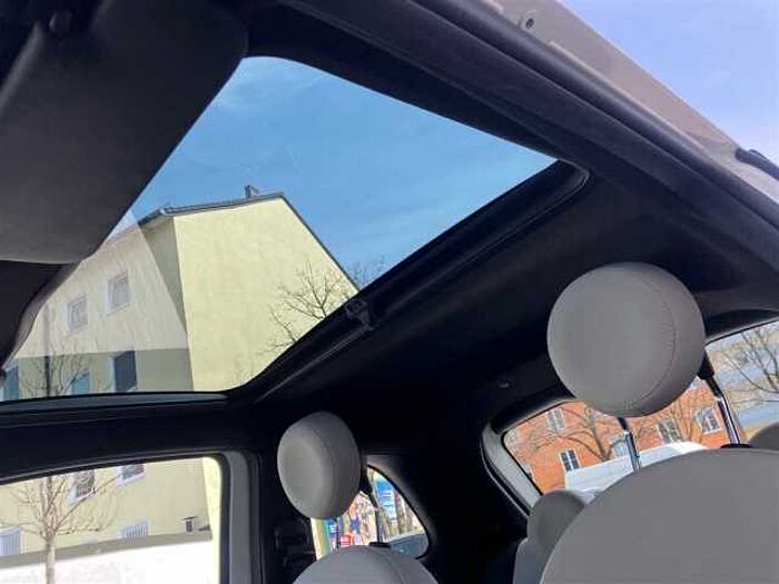 Fiat 500 1.0 Hybrid Dolcevita PDC Glasdach CarPlay Tempomat