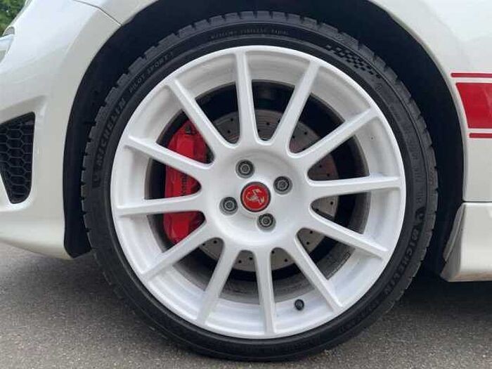 Abarth 595C 1.4T esseesse*Carbon*Akrapovič*Carplay*Xenon*