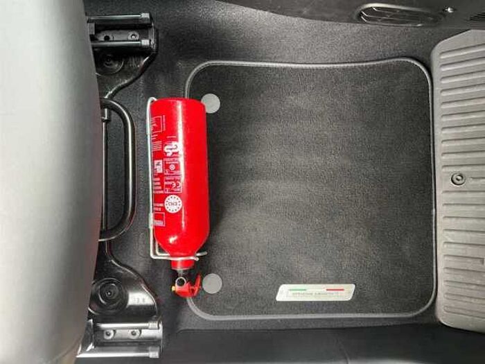 Abarth 595C 1.4T esseesse*Carbon*Akrapovič*Carplay*Xenon*