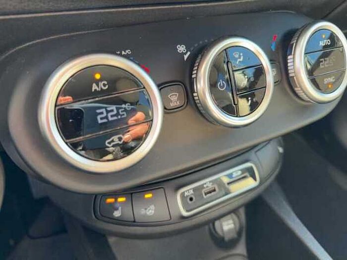 Fiat 500X 1.4 MultiAir Lounge Navi*PDC hinten*Sitz-u.Lenkradheizung*Isofix*Bluetoot