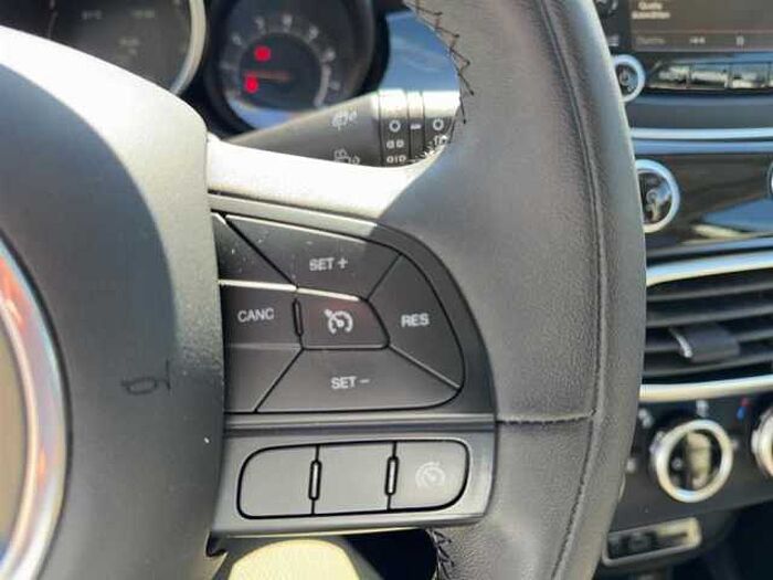 Fiat 500X 1.4 MultiAir Lounge Navi*PDC hinten*Sitz-u.Lenkradheizung*Isofix*Bluetoot
