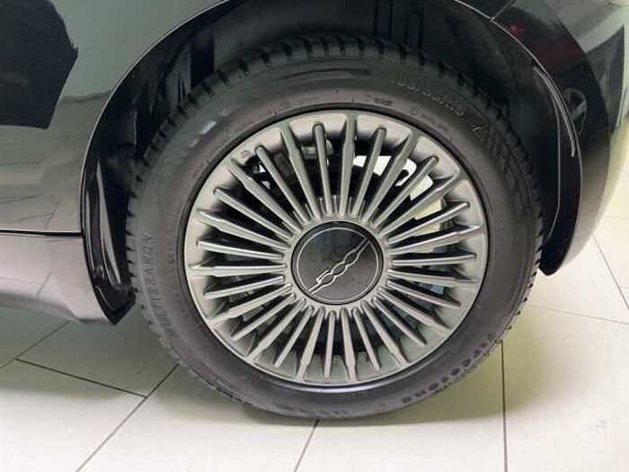 Fiat 500e 3+1 Icon Rückfahrkamera Sitzheizung KeyLess Navi
