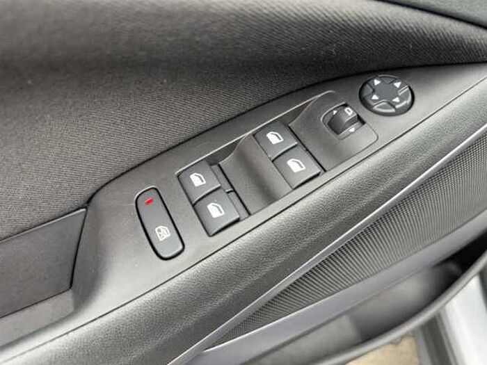 Opel Crossland X Edition 83Ps Kamera LED Feisprechanlage Klima Uvm.