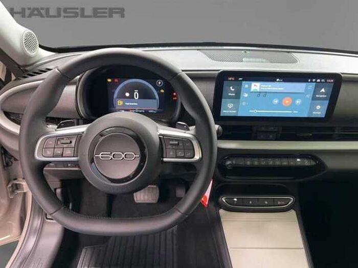 Fiat 600 125-Jahre-Edition PDC hinten Navi Sitzheizung