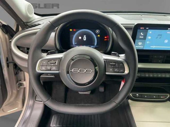 Fiat 600 125-Jahre-Edition PDC hinten Navi Sitzheizung