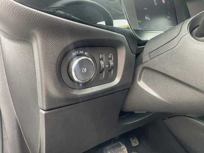 Opel Corsa -e Elegance Navi Kamera LED PDC SHZ Carplay uvm.