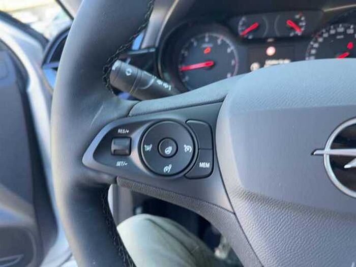 Opel Corsa Edition 100PS LED PDC SHZ DAB Carplay umv.