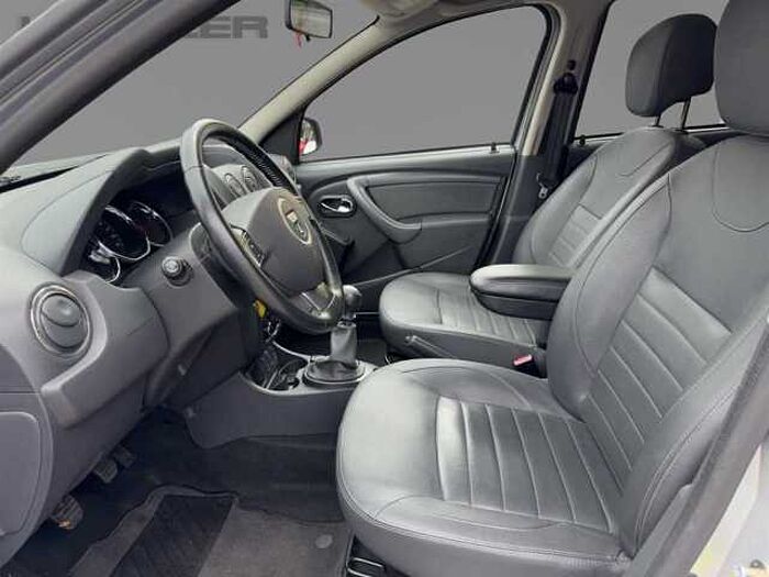 Dacia Duster 1.2 Prestige Navi*Leder*PDC hinten*SHZ*Tempomat*Klima*Isofix*uvm.