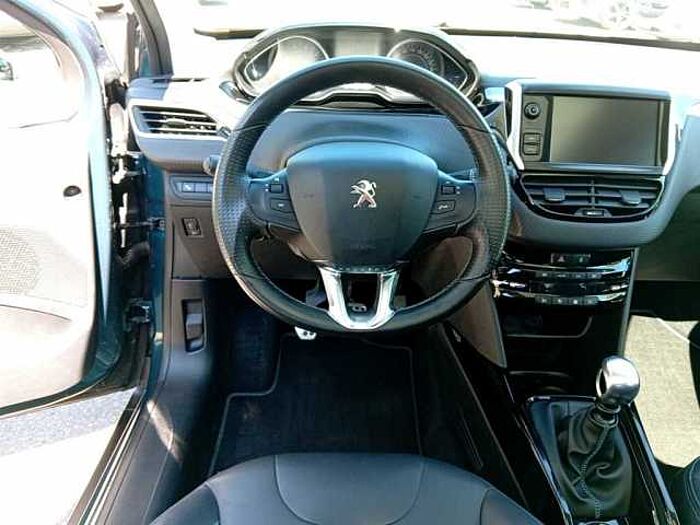 Peugeot 2008 1.2 PureTech Crossway Navi, Sitzheizung, Panorama