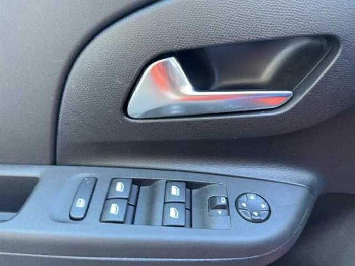 Opel Corsa -e 5T Edition Elektro Kamera LED PDC SHZ umv.