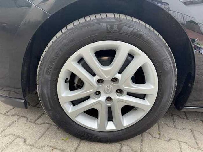 Opel Astra Edition 1.4 PDC Klimaautomatik Navi Sichtpaket