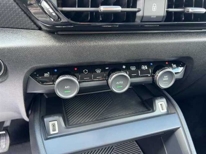 Citroen C4 PT 130 EAT8 Max Rückfahrkamera Navi KeyLess LED