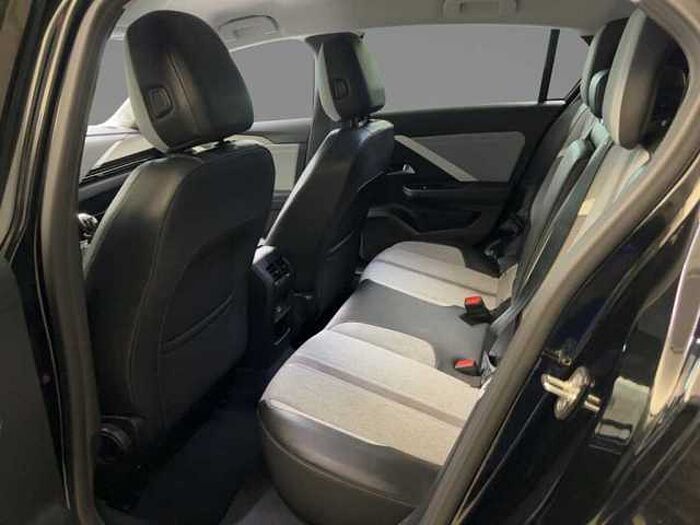 Opel Astra Elegance PDC Rückfahrkamera Sitzheizung LED