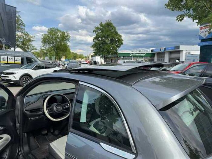 Fiat 500 La Prima *PDC* *Rückfahrkamera* *Keyless-Go* *Torwinkel-Assistent* *Schiebed