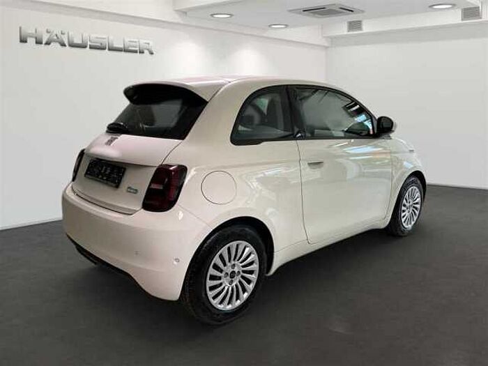 Fiat 500e 'Neuer 500' Navi, Parksensoren, CarPlay, Sitzheizung