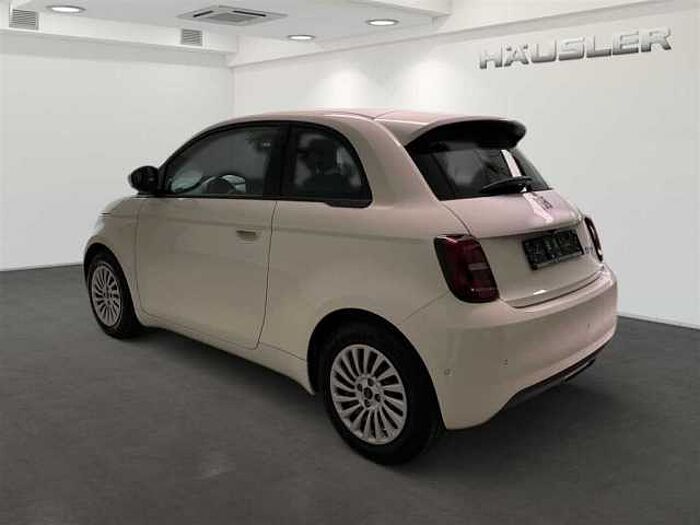 Fiat 500e 'Neuer 500' Navi, Parksensoren, CarPlay, Sitzheizung