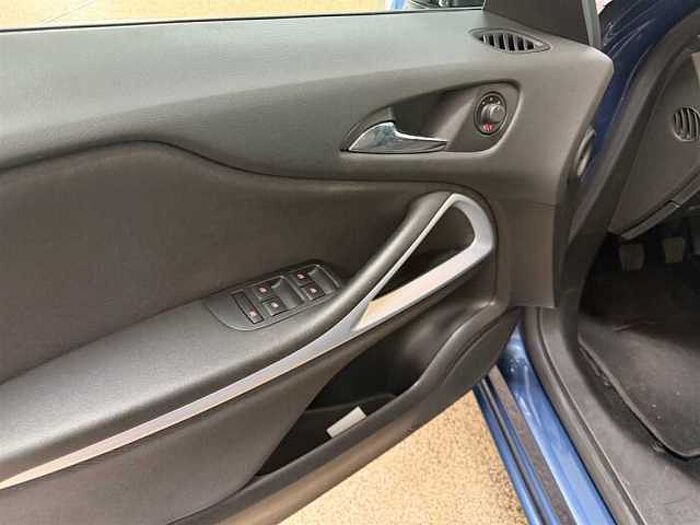 Opel Zafira Edition/1.4/Klimaaut. /Navi/PDC/Kamera/7 Sitzer