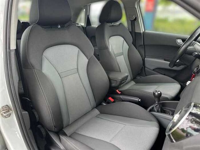 Audi A1 1.0 TFSI Sportback*Sport*Xenon*Navi*PDC