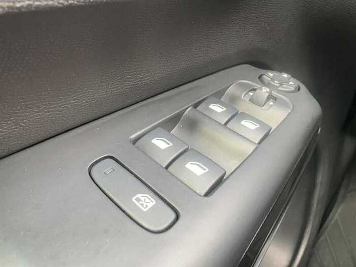 Citroen C5 Aircross Feel Pack 130Ps Automatik AHK Navi PDC Carplay uvm.