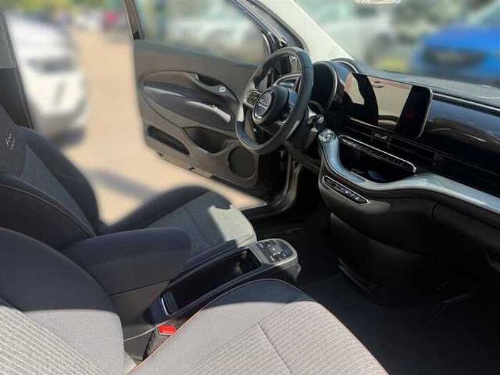 Fiat 500e 3+1 ICON Kamera,Klimaautom.,Keyless-Go